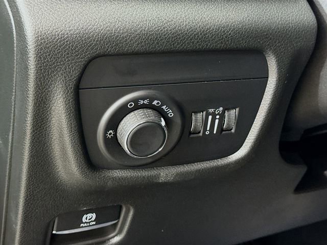 New 2025 Jeep Grand Cherokee L Laredo image 10