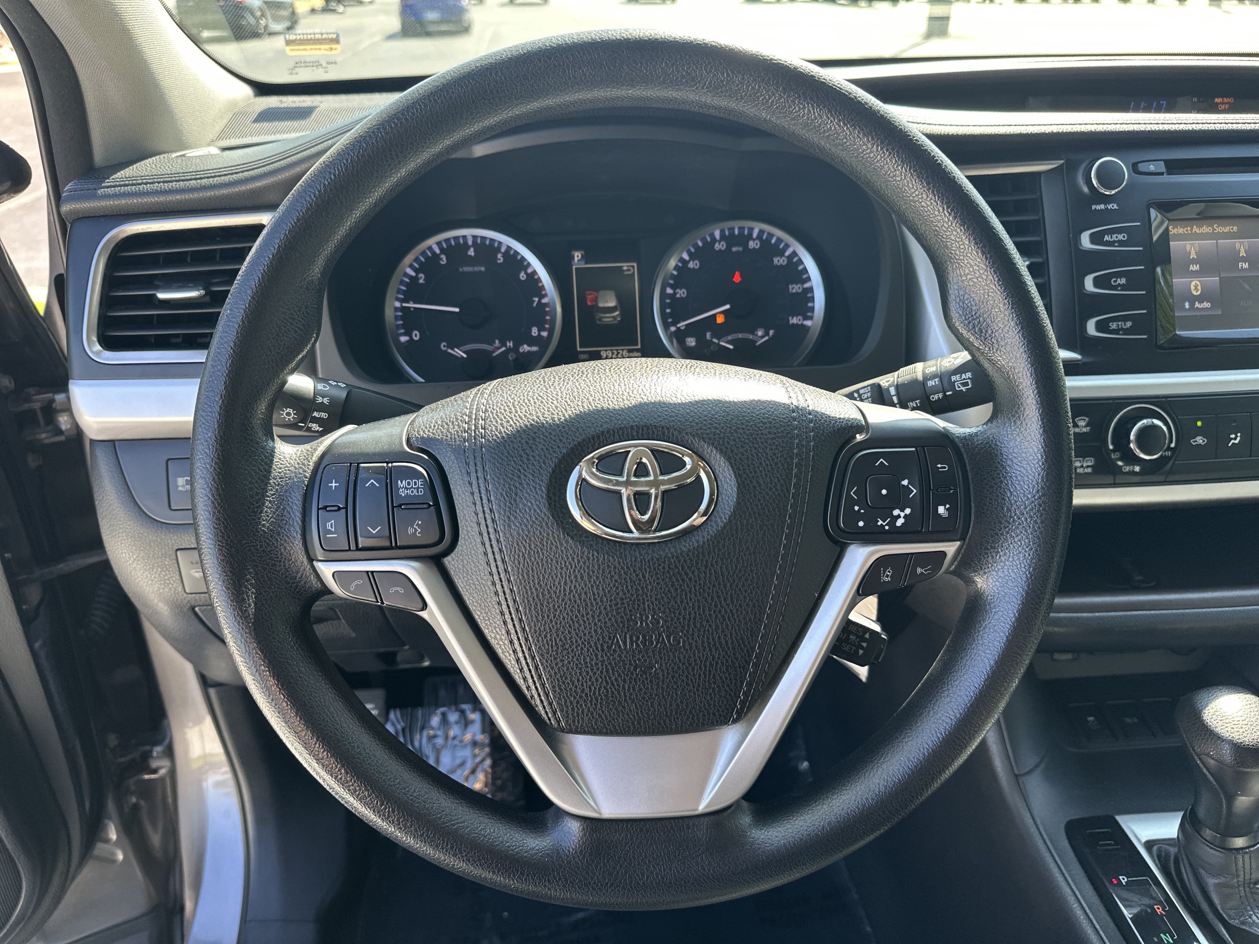 Used 2017 Toyota Highlander LE FWD image 18