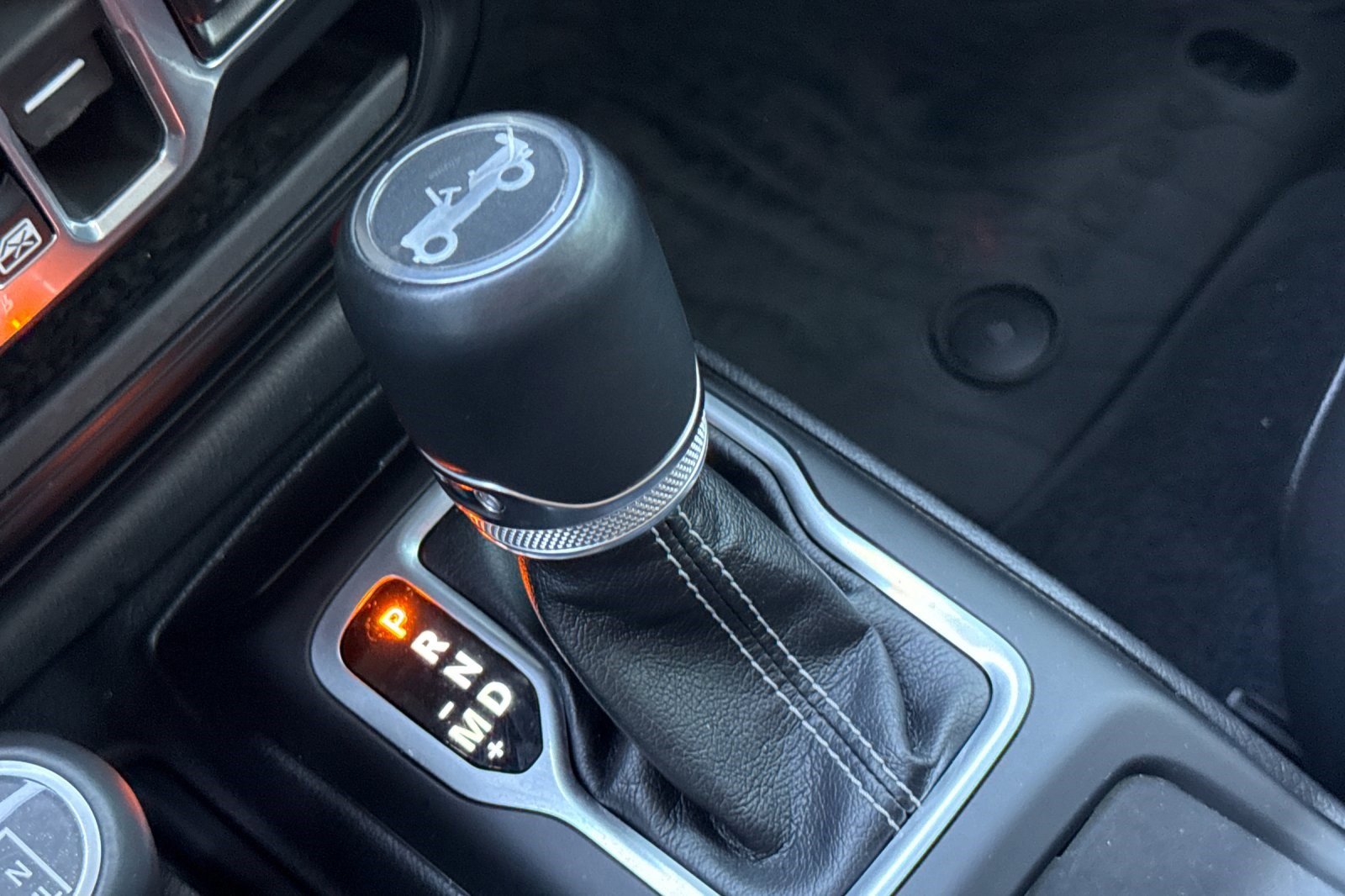 Used 2018 Jeep Wrangler Unlimited Sahara image 26