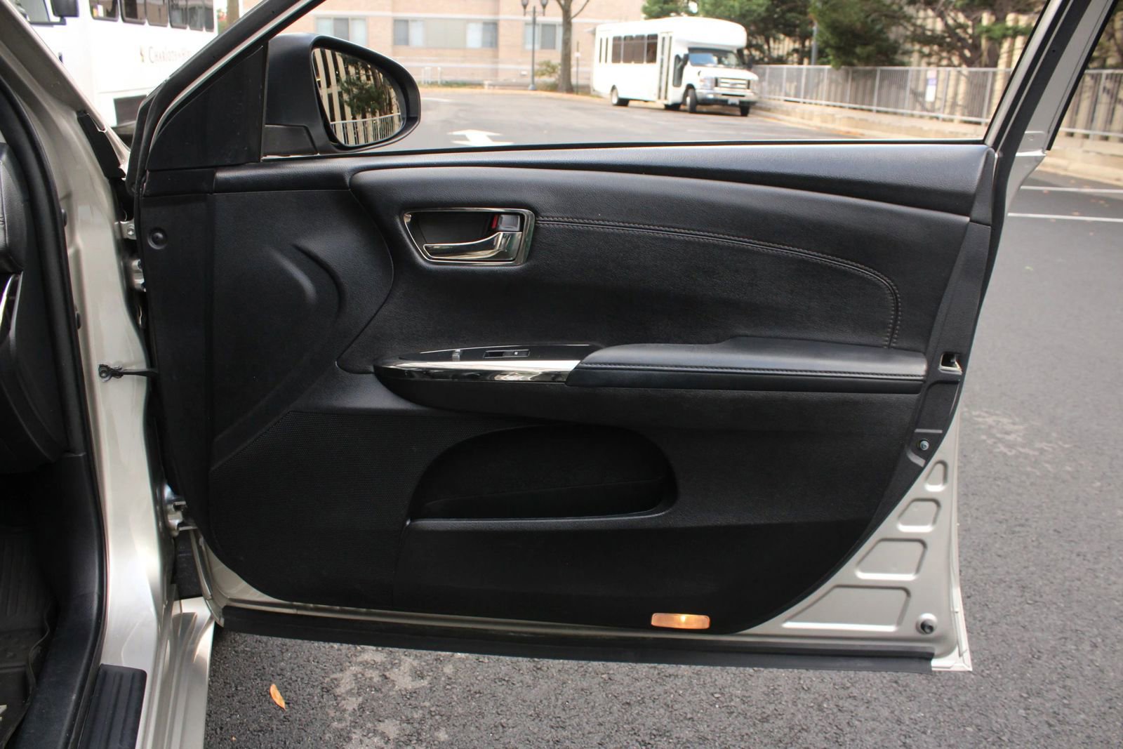 Used 2013 Toyota Avalon XLE Touring FWD image 32