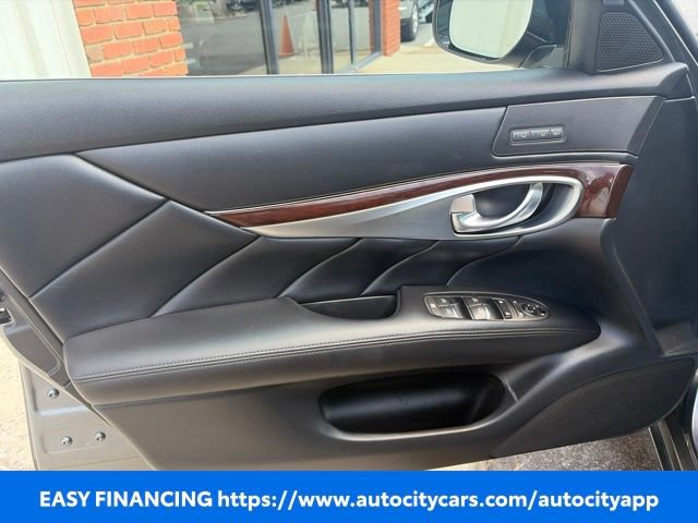 Used 2017 INFINITI Q70 3.7 w/ Technology Package AWD/4WD image 6