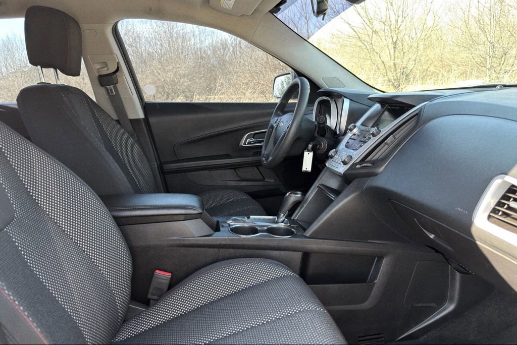 Used 2017 Chevrolet Equinox LS image 21