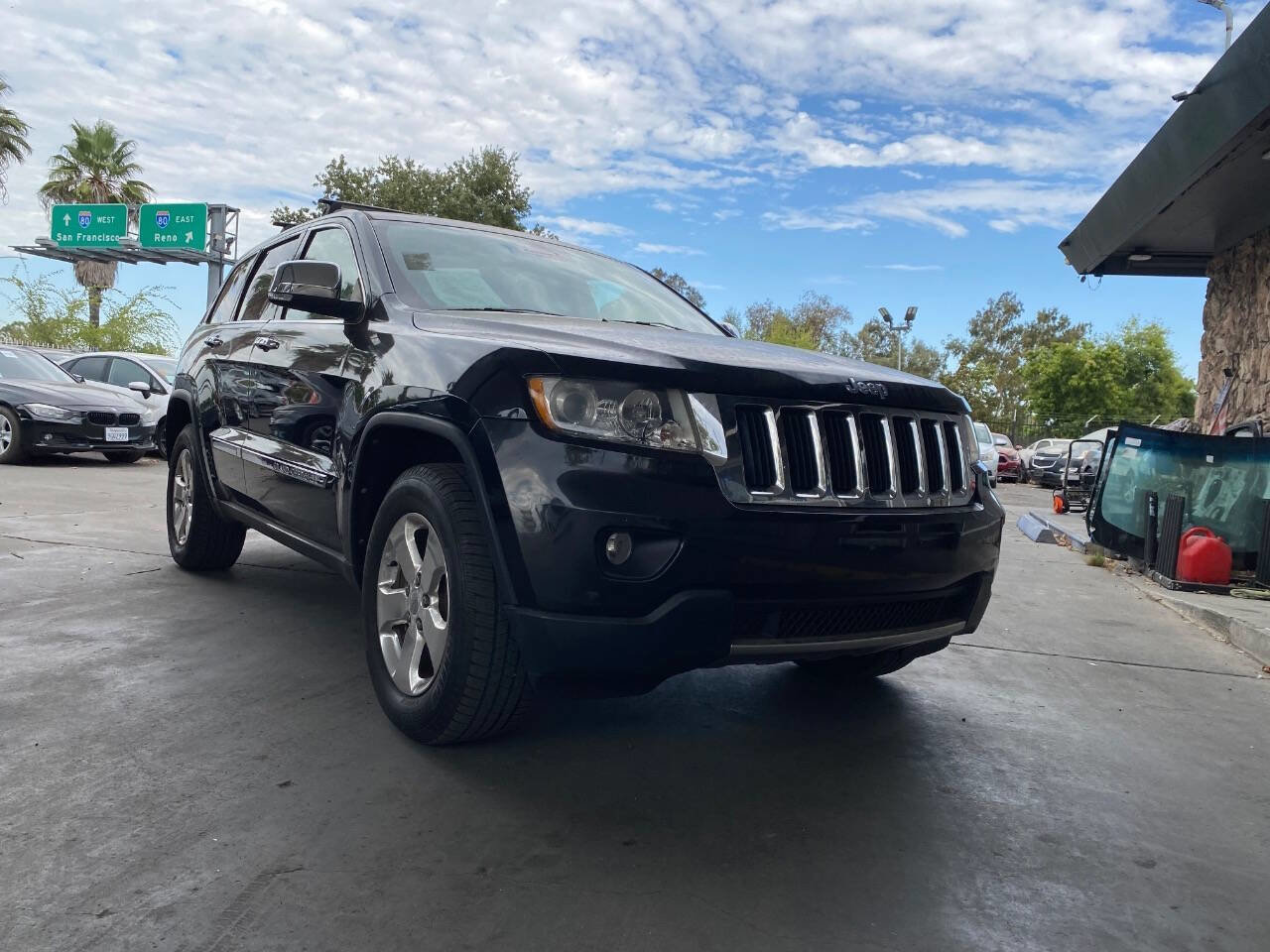 Used 2013 Jeep Grand Cherokee Limited w/ Luxury Group II image 36