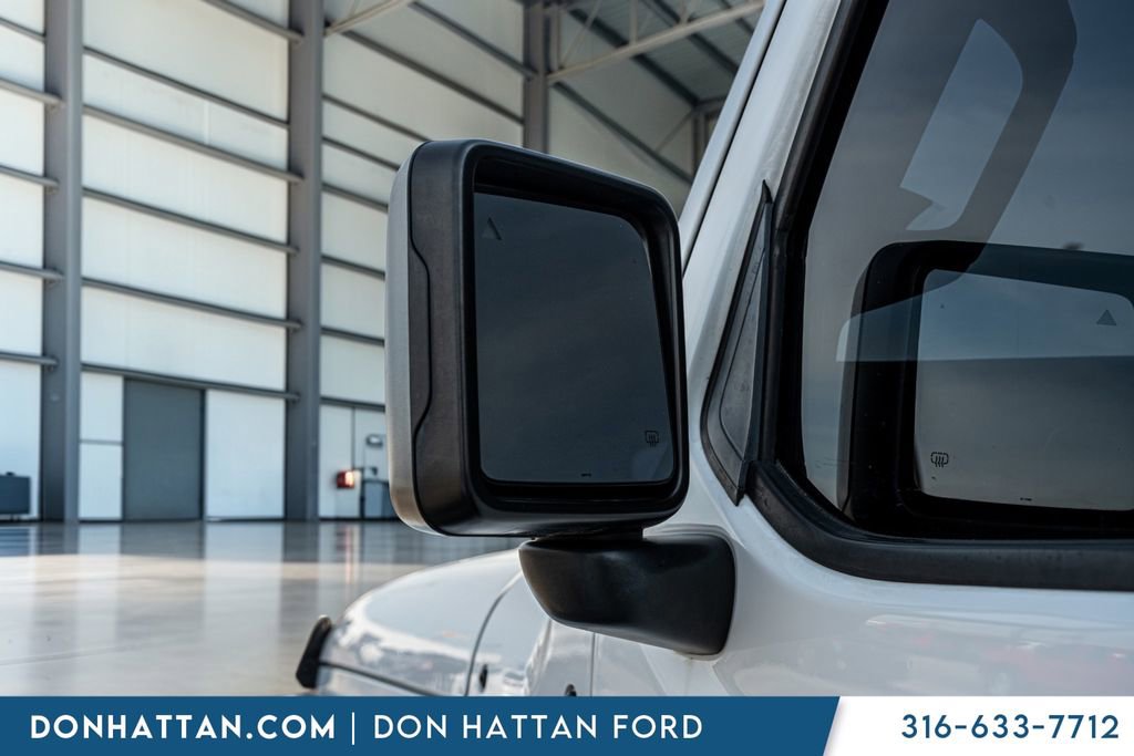 Used 2019 Jeep Wrangler Unlimited Sahara image 28
