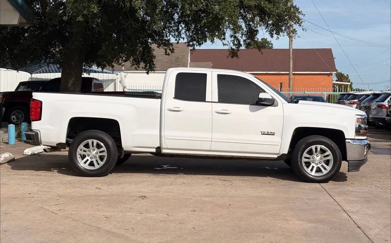 Used 2019 Chevrolet Silverado 1500 LT w/ Texas Edition RWD image 2