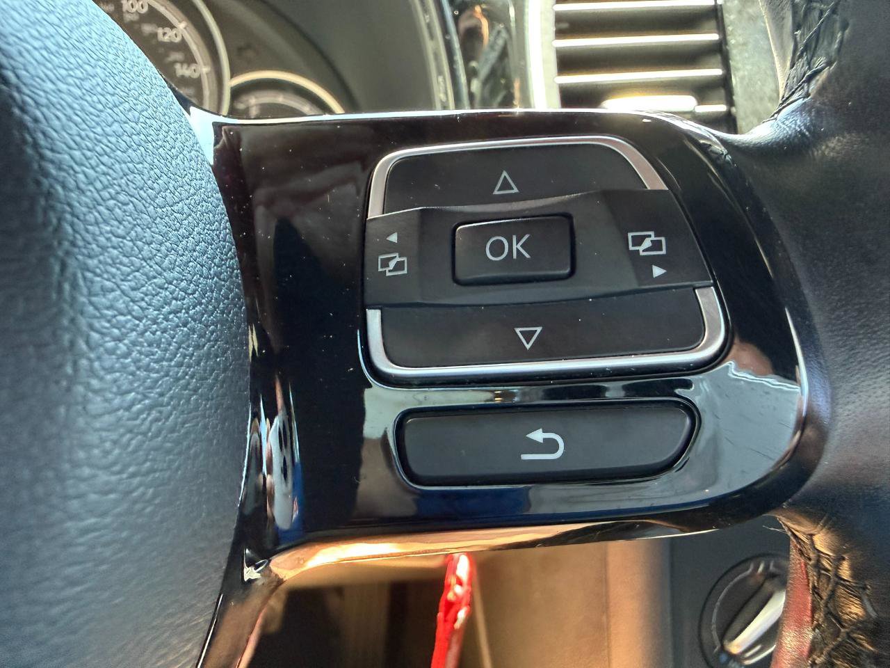 Used 2018 Volkswagen Beetle 2.0T S FWD image 31