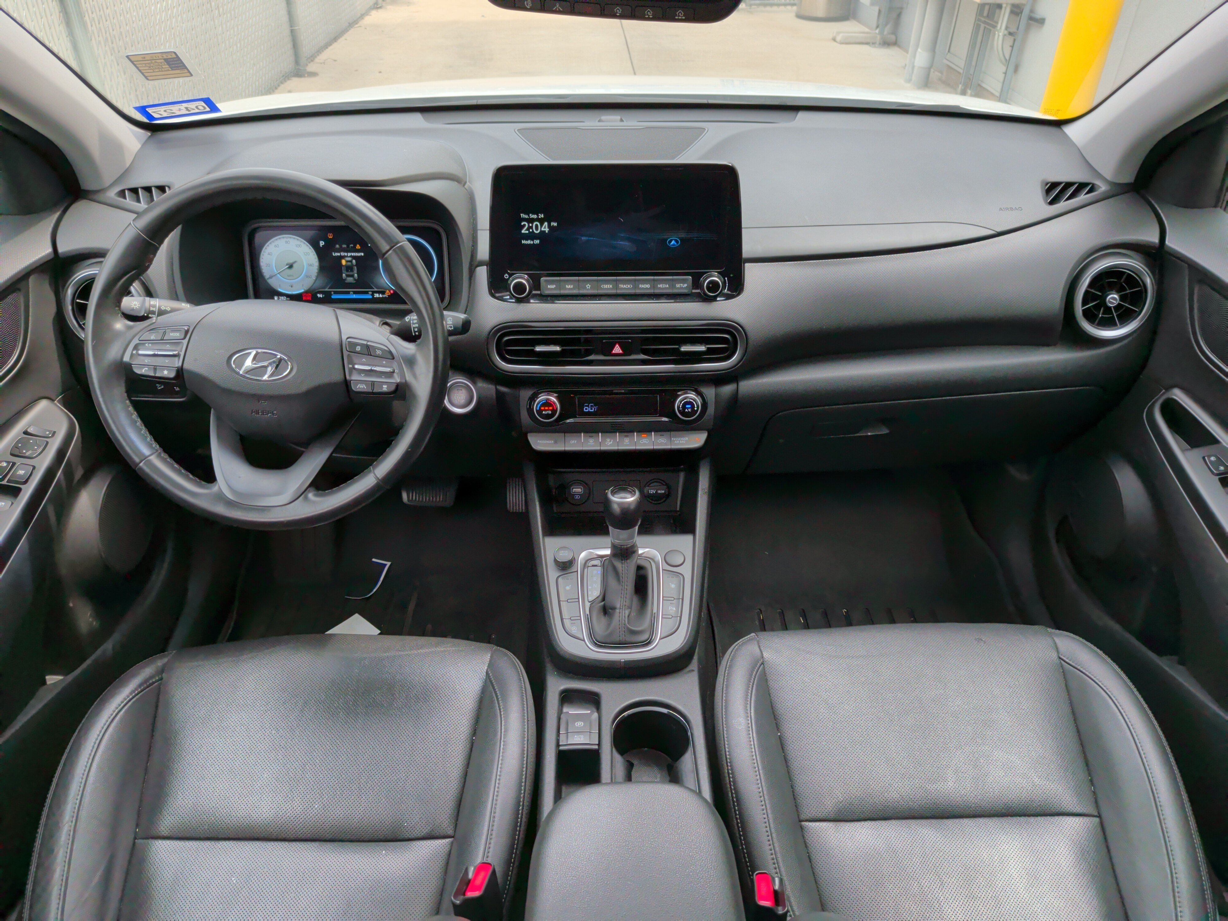 Used 2022 Hyundai Kona Limited FWD image 26