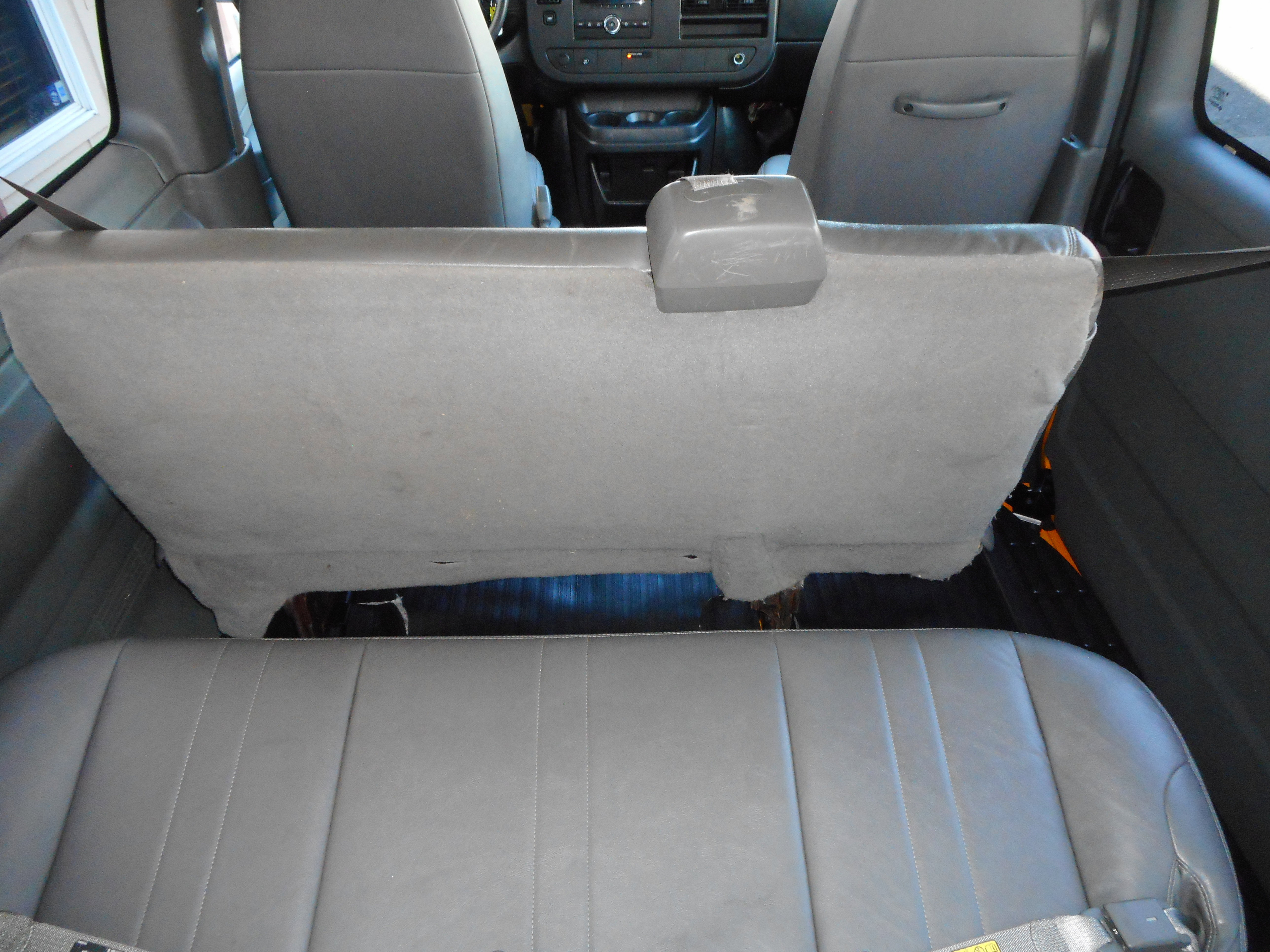 Used 2010 Chevrolet Express 1500 LS image 18