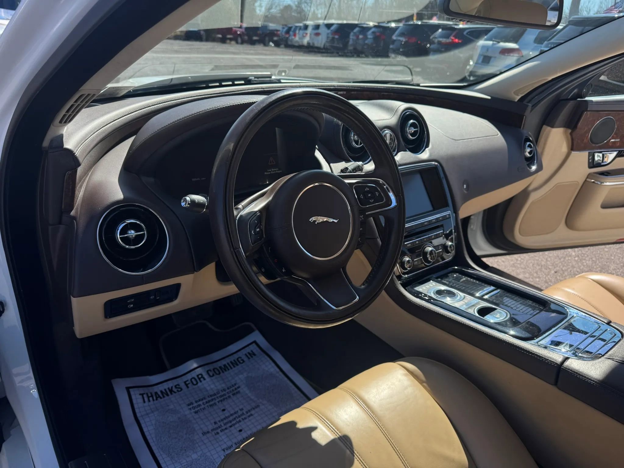 Used 2015 Jaguar XJ image 15