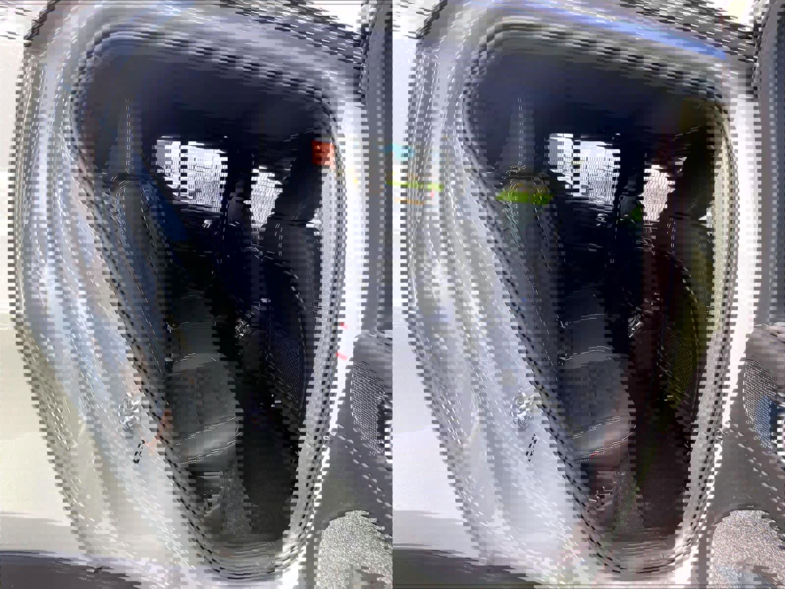 Used 2023 Volvo XC40 Recharge Plus w/ Protection Package Premier image 30