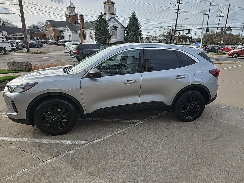 Used 2024 Ford Escape Active AWD/4WD image 10