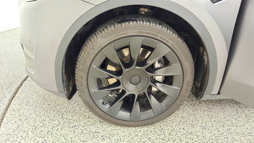 Used 2022 Tesla Model Y Long Range AWD/4WD image 9