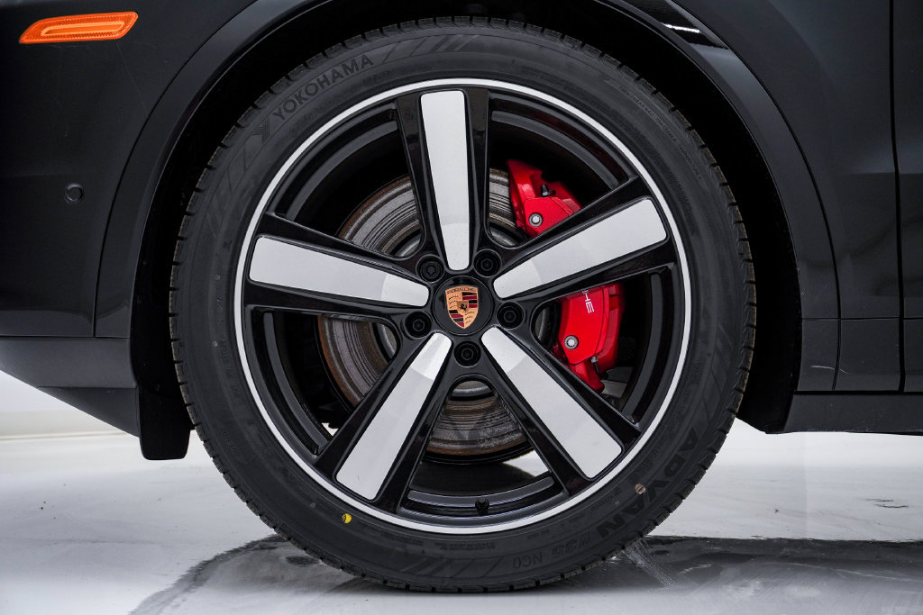 New 2026 Porsche Cayenne S AWD/4WD image 13