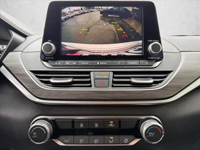 Used 2024 Nissan Altima 2.5 SV image 19