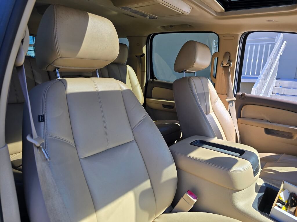 Used 2011 Chevrolet Suburban 2500 LT AWD/4WD image 9