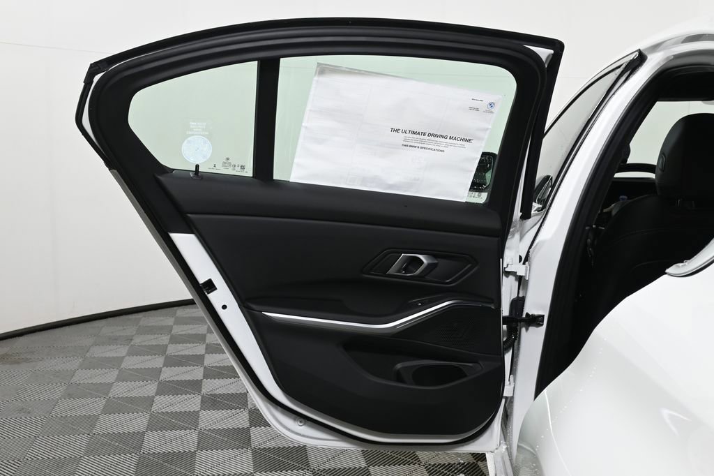 Used 2026 BMW 330i xDrive Sedan w/ Premium Package image 29