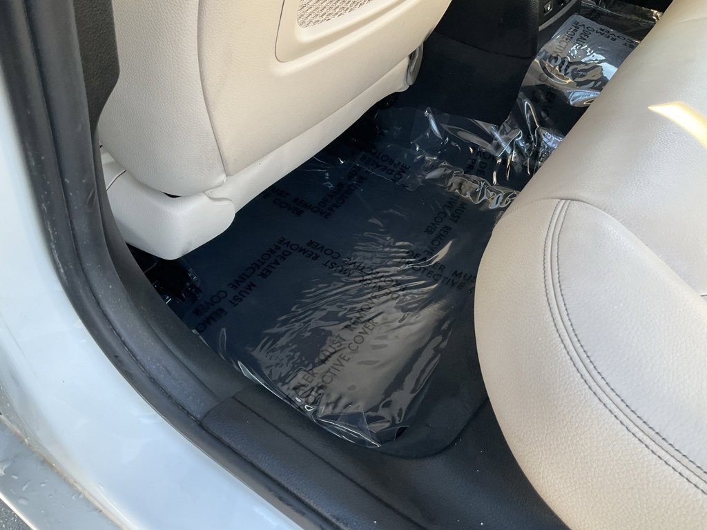 Used 2017 BMW 330e image 26