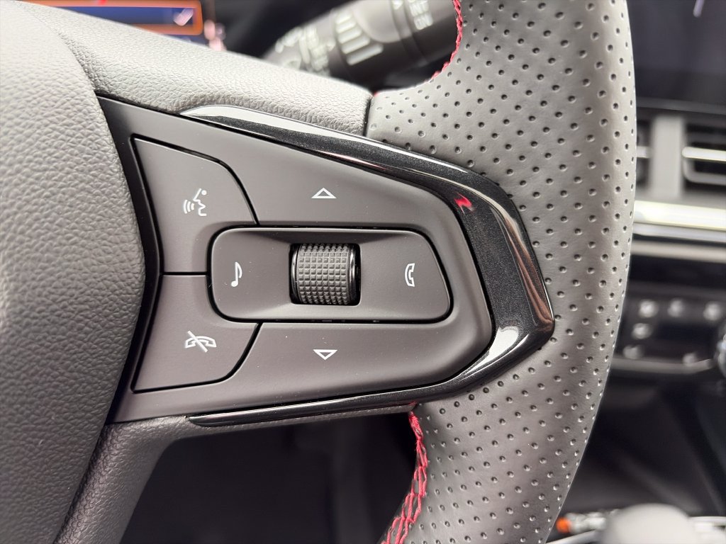New 2026 Chevrolet Trax RS w/ Sunroof Package FWD image 10