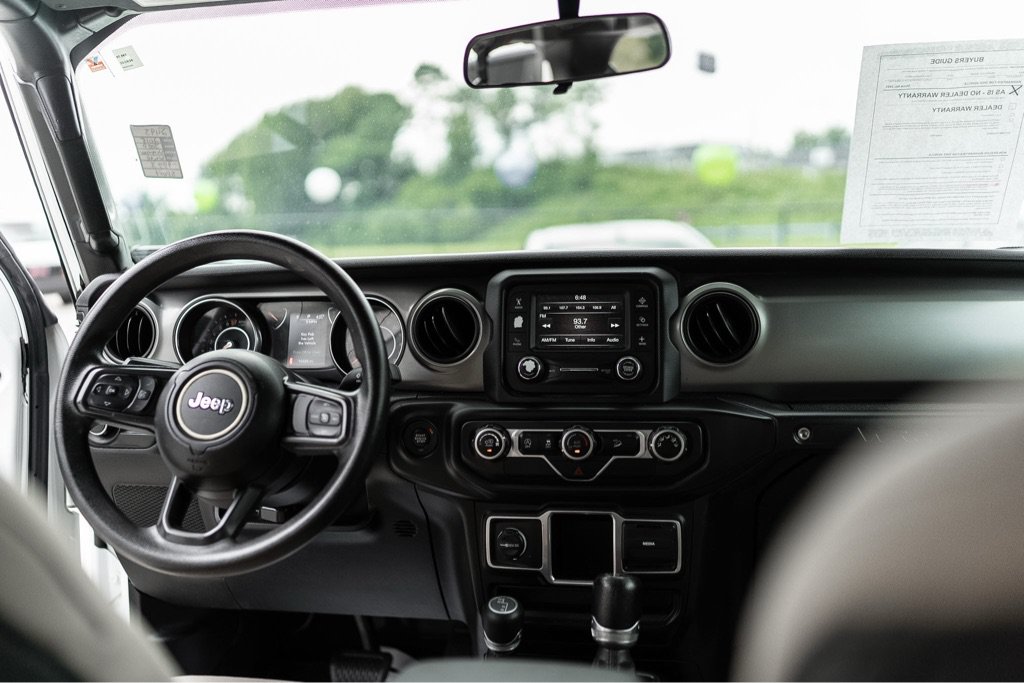 Used 2018 Jeep Wrangler Unlimited Sport AWD/4WD image 16