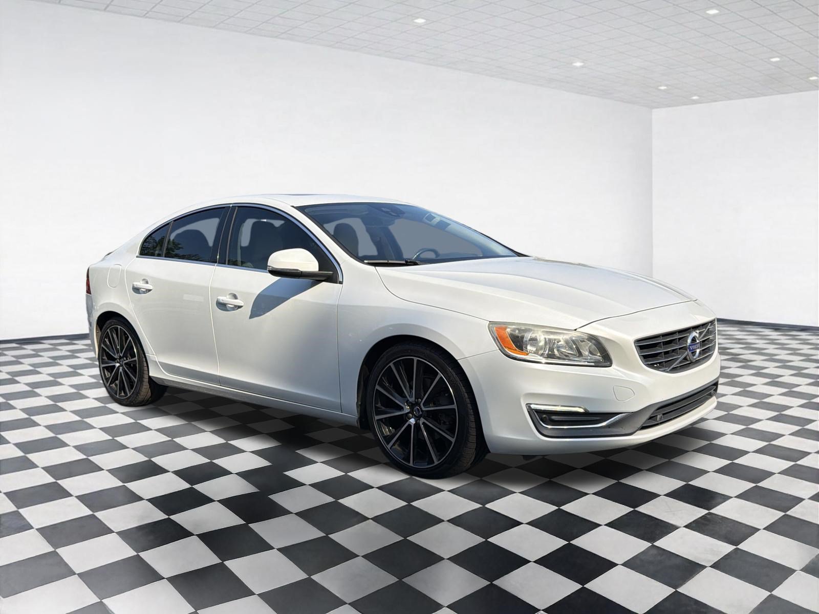 Used 2016 Volvo S60 T5 Premier w/ Convenience Package FWD image 3