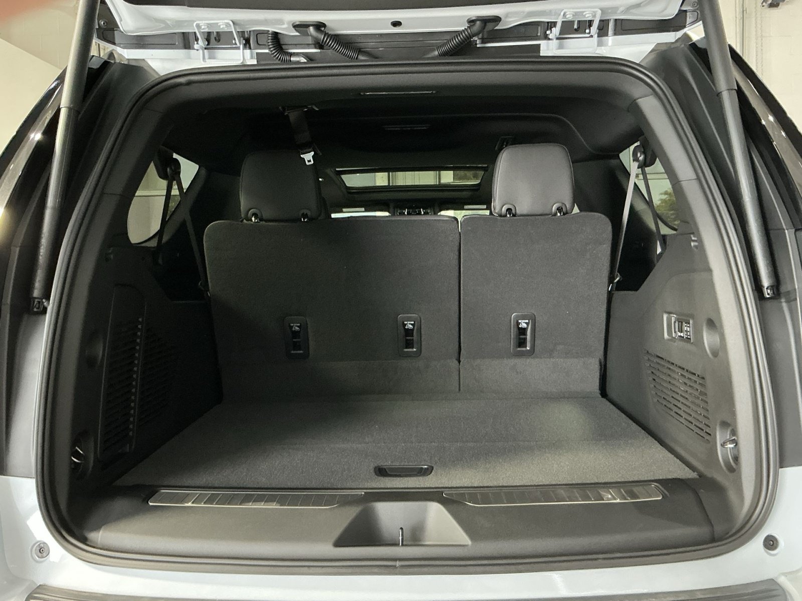 New 2026 Chevrolet Suburban Premier AWD/4WD image 27