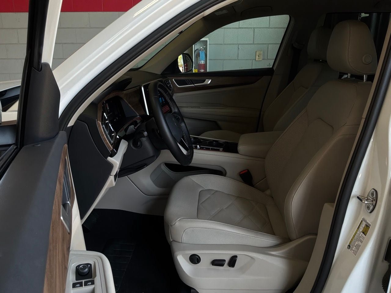 Used 2026 Volkswagen Atlas SE FWD image 10