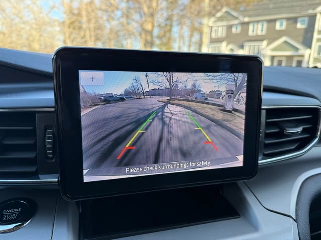 Used 2022 Ford Explorer XLT w/ Equipment Group 202A image 9