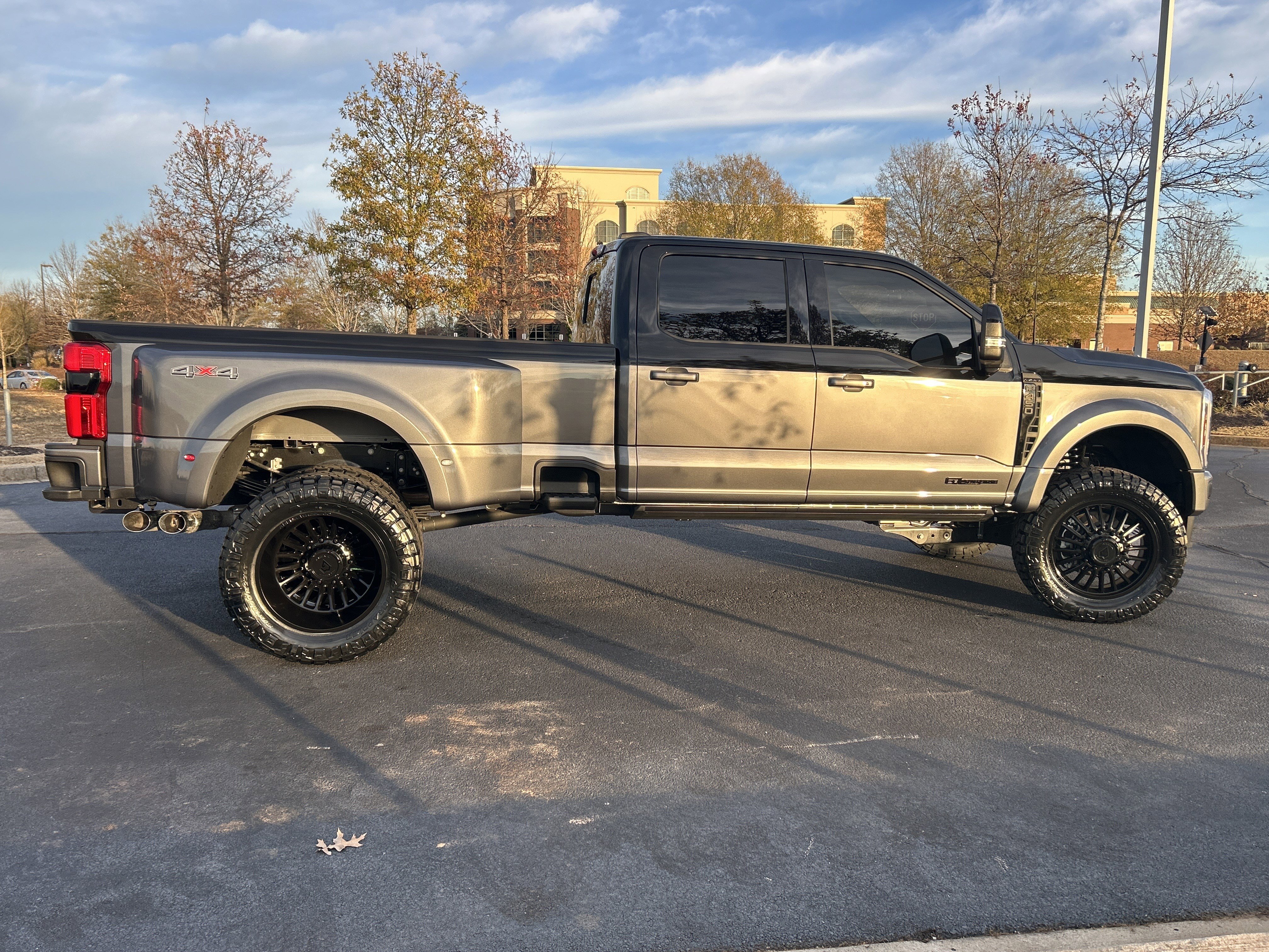 Used 2025 Ford F450 Platinum image 10