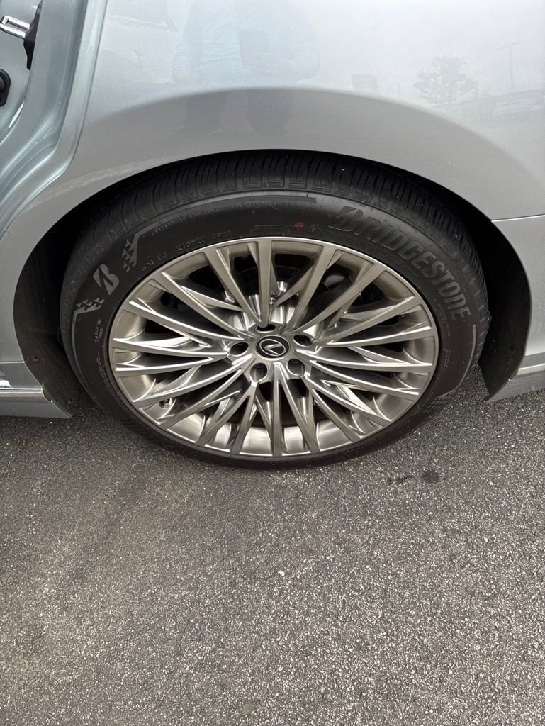 Used 2024 Lexus LS 500 RWD image 6