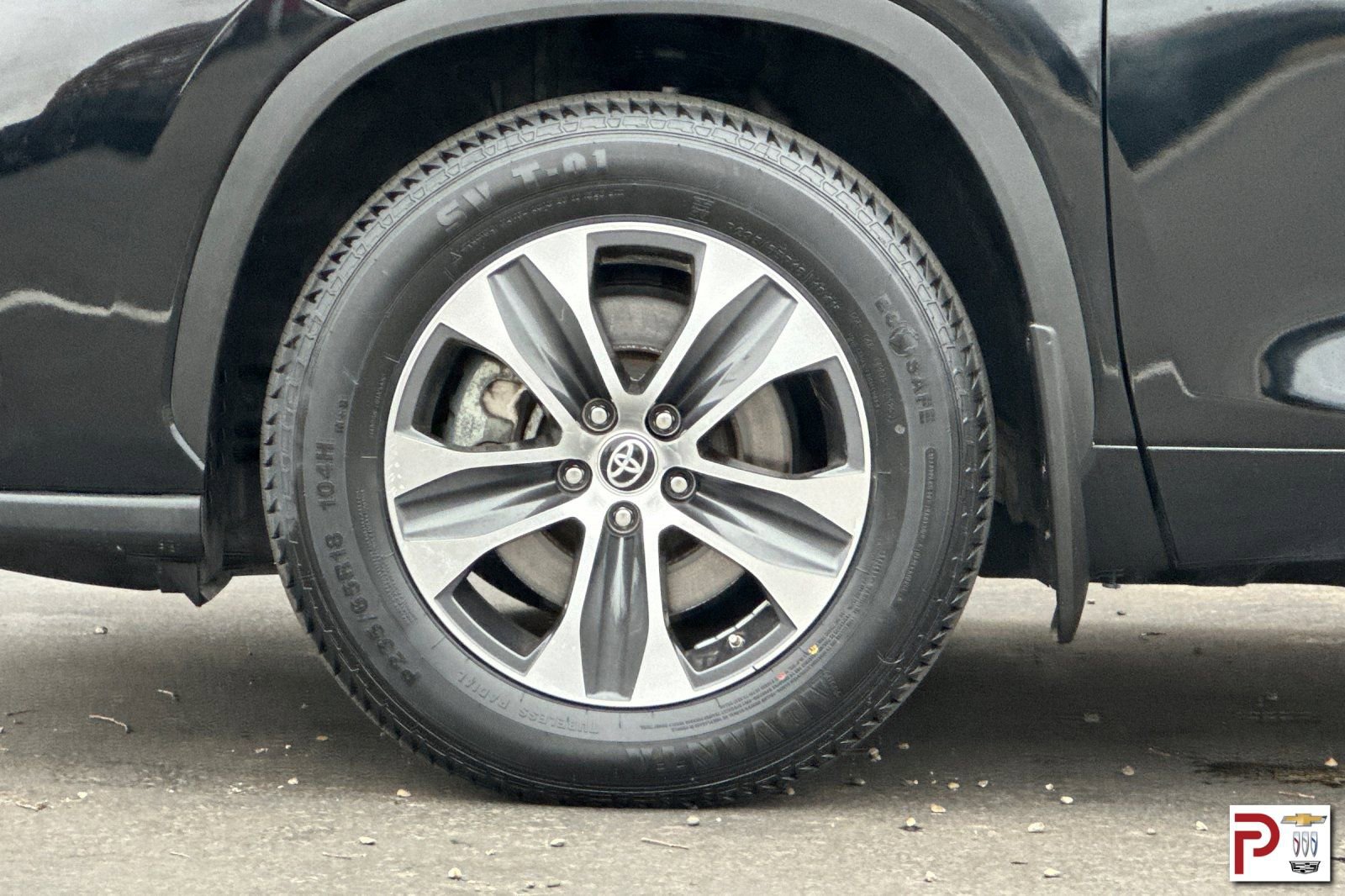 Used 2024 Toyota Highlander XLE image 36