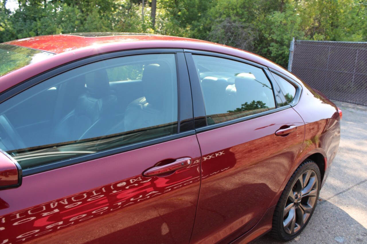 Used 2015 Chrysler 200 S w/ Comfort Group image 28