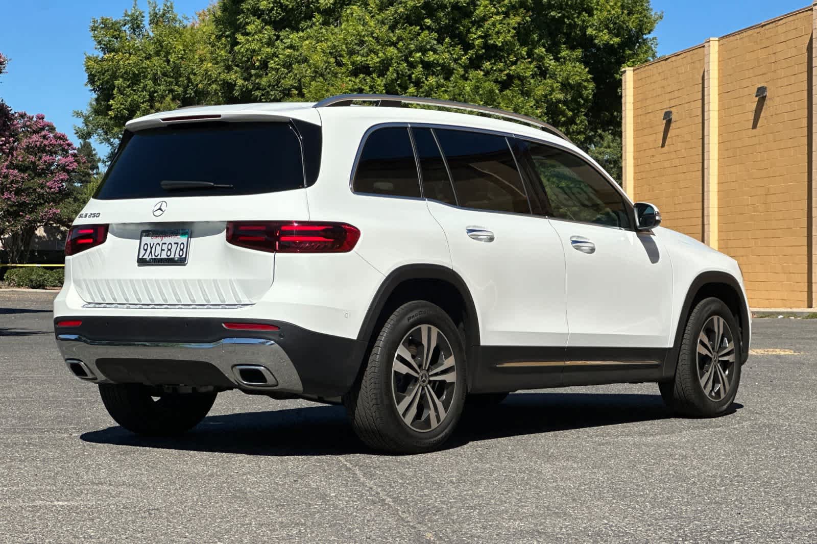 Certified 2025 Mercedes-Benz GLB 250 image 3