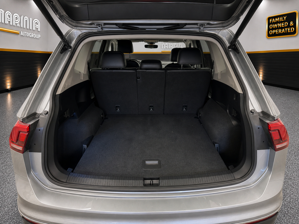 Used 2023 Volkswagen Tiguan SE AWD/4WD image 19