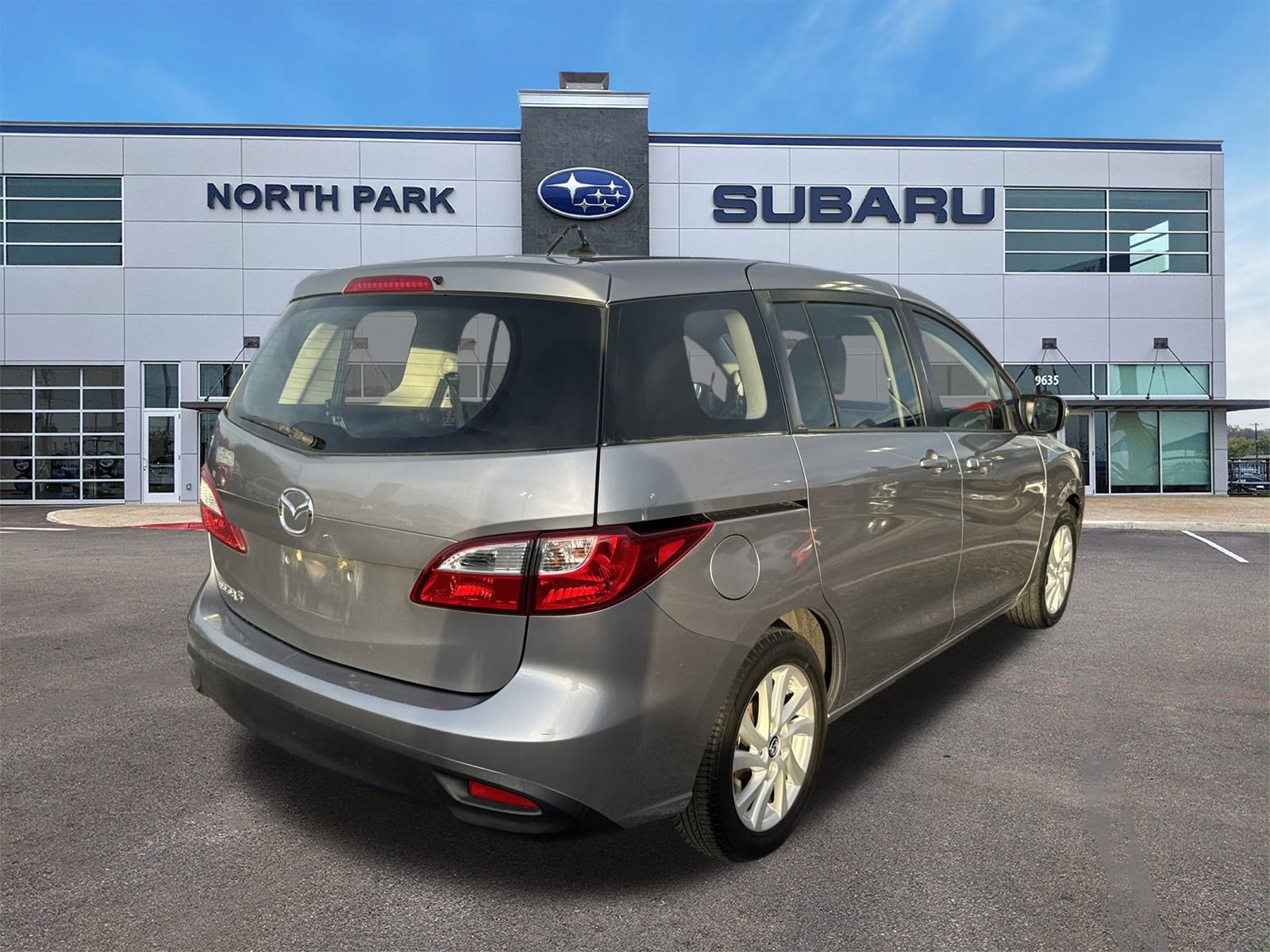 Used 2015 MAZDA MAZDA5 Sport image 3