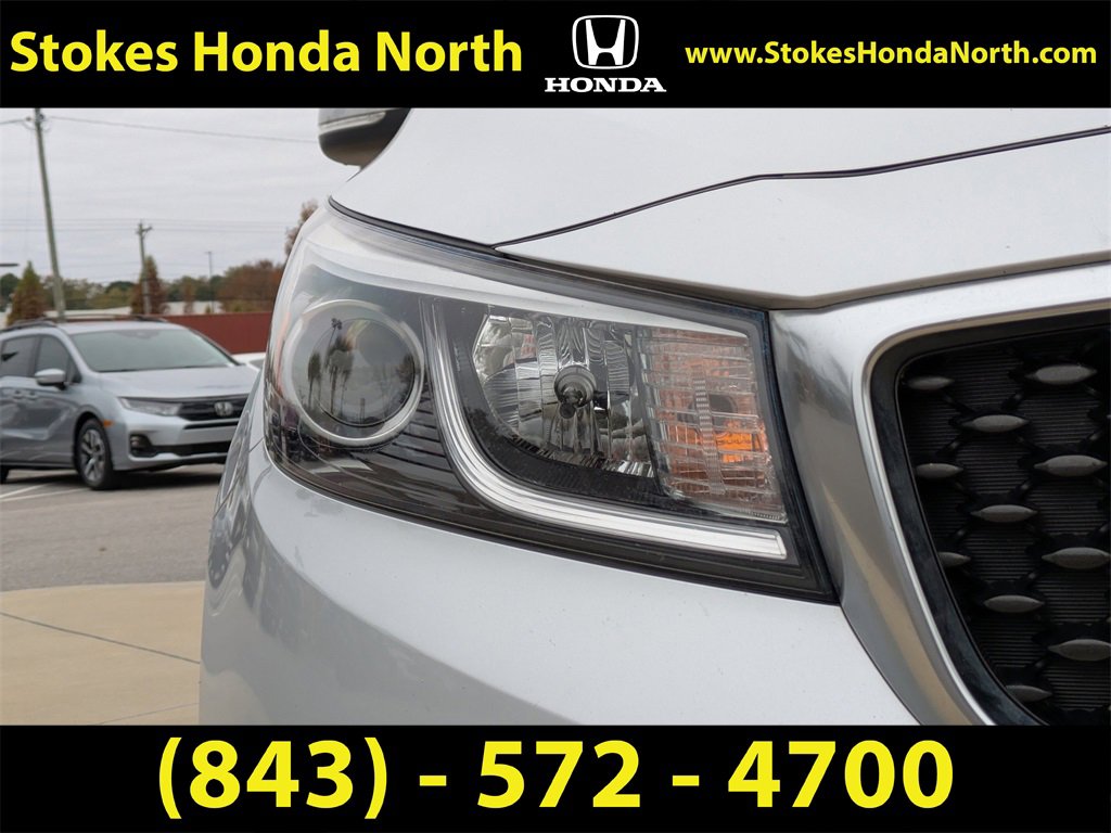 Used 2018 Kia Sedona LX w/ LX Essentials Premium Package image 10