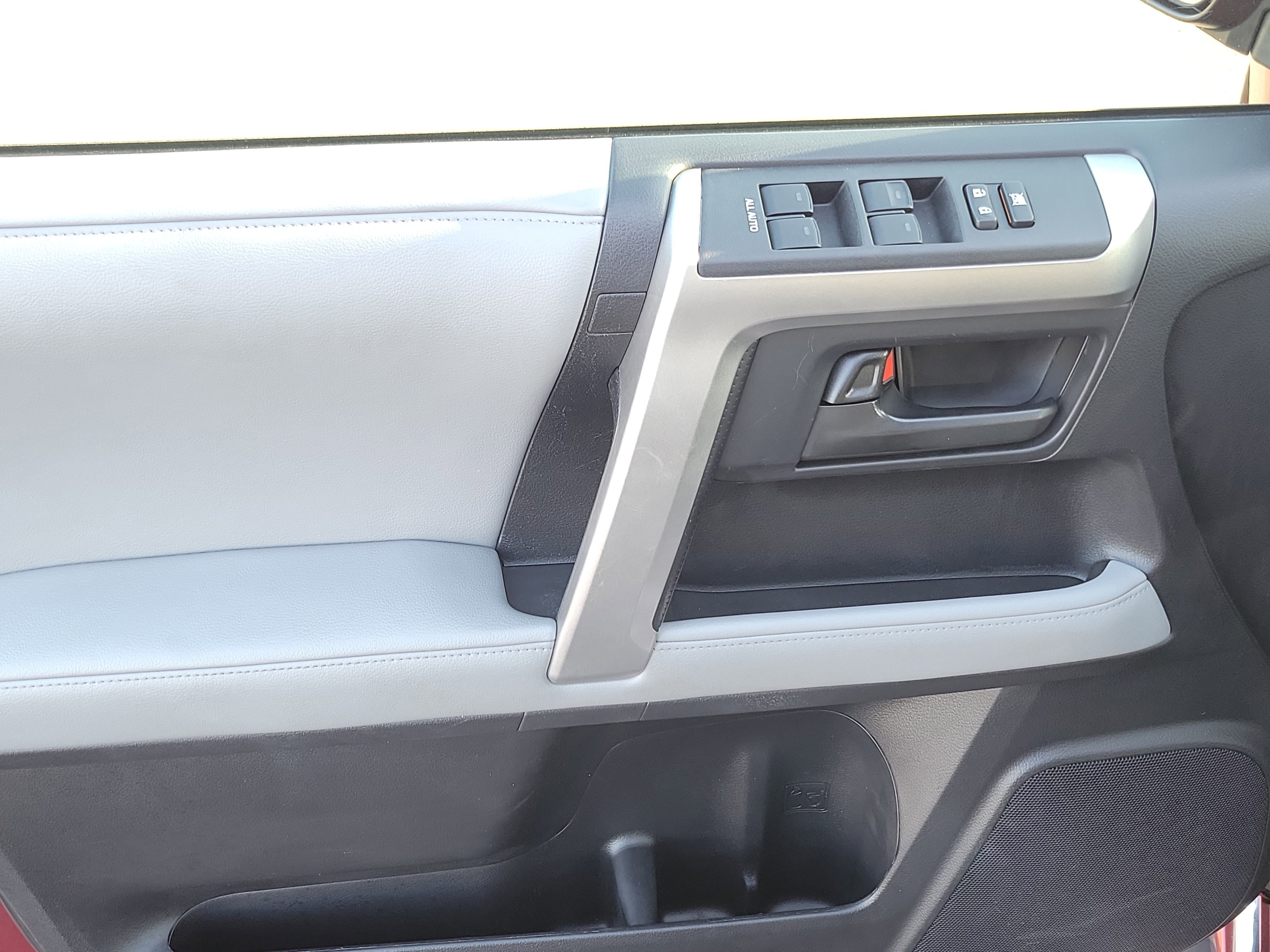 Used 2011 Toyota 4Runner SR5 image 20