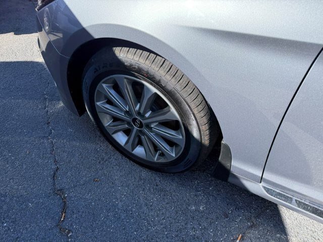 Used 2017 Hyundai Sonata Limited image 7