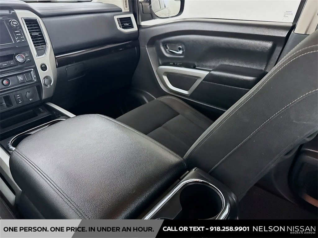 Used 2017 Nissan Titan SV image 23