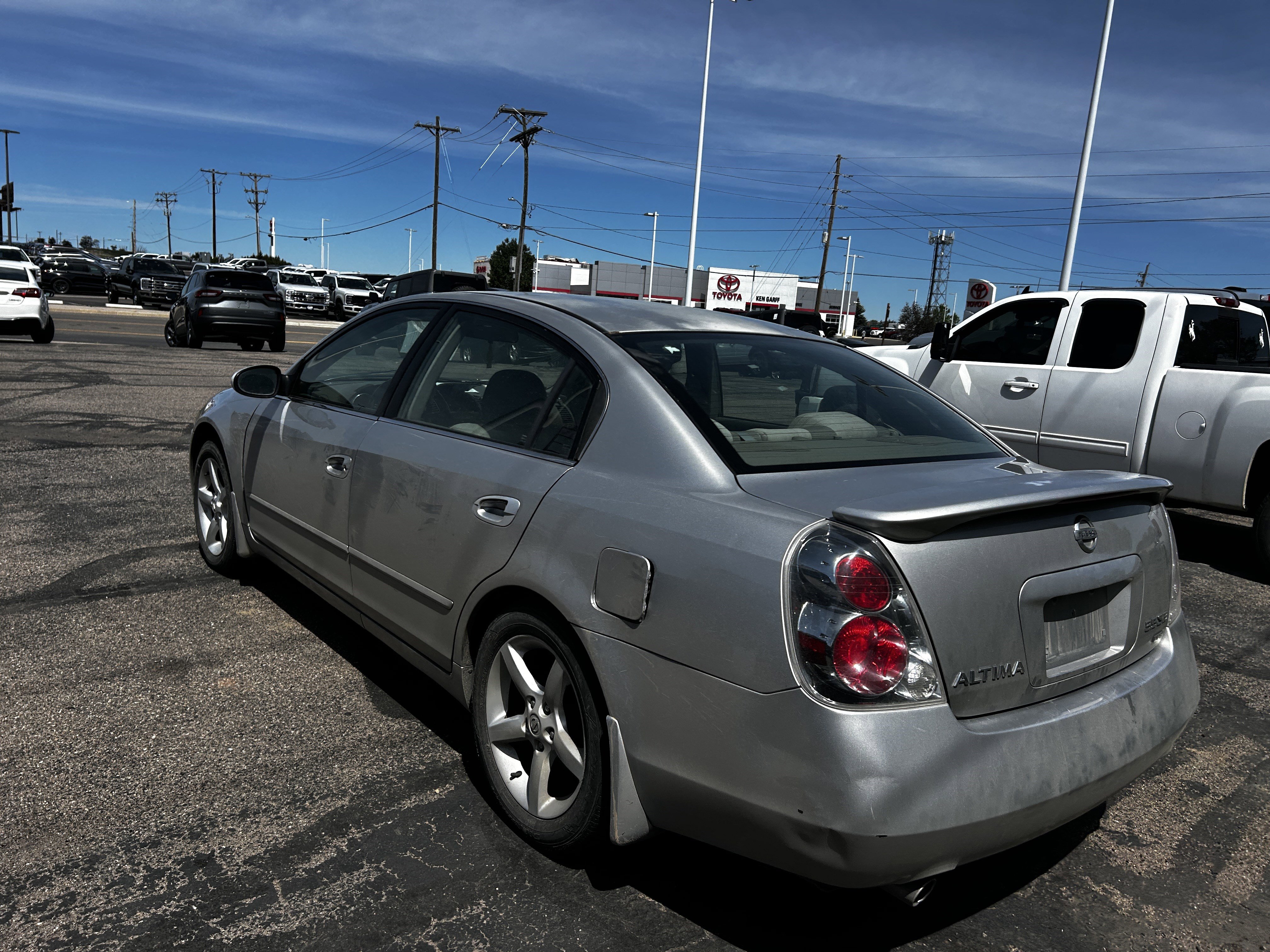 Used 2005 Nissan Altima 3.5 SE w/ (N01) Sport Plus Pkg FWD image 3