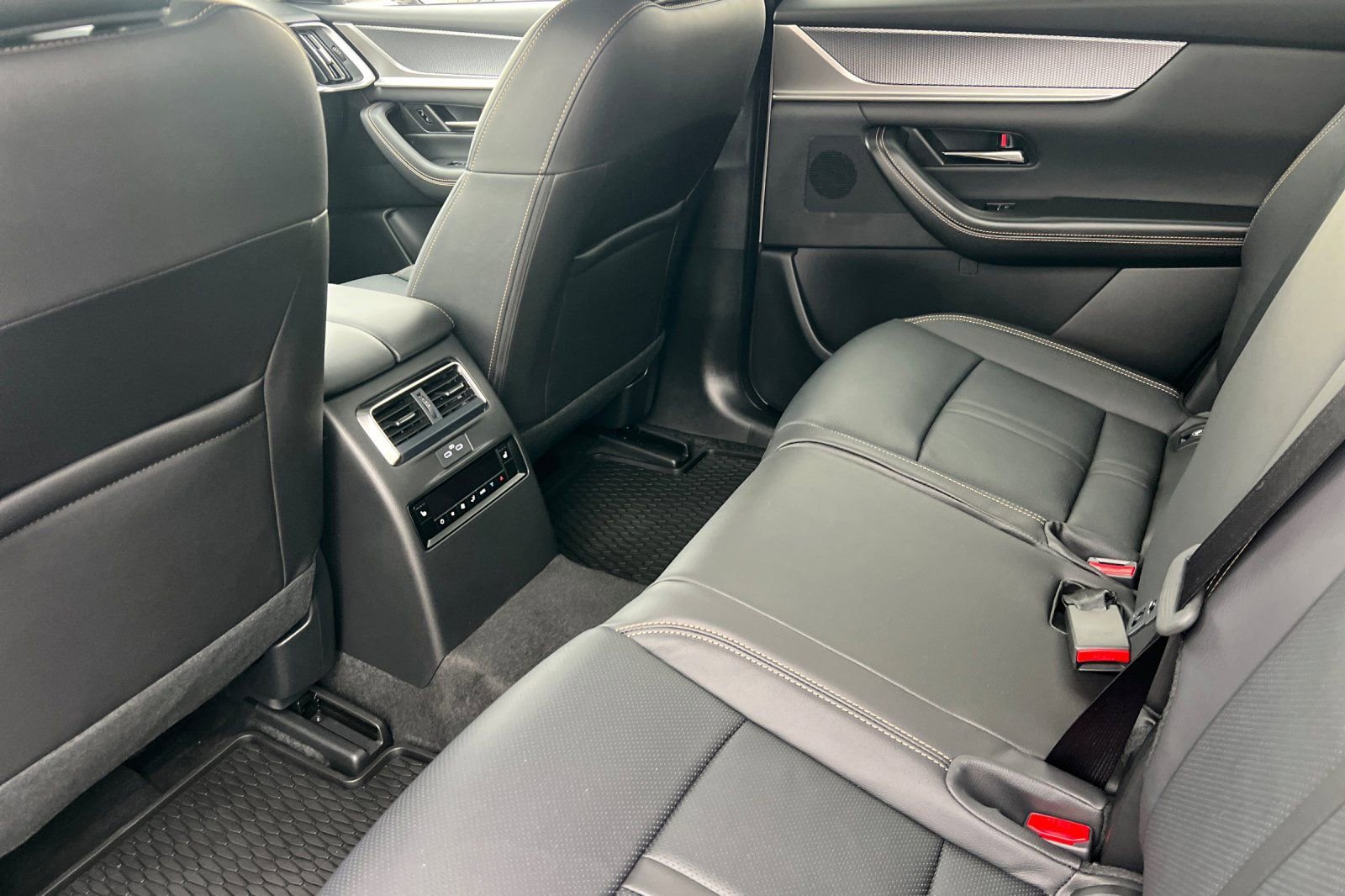 New 2026 MAZDA CX-90 Plug-In Hybrid w/ Preferred image 9