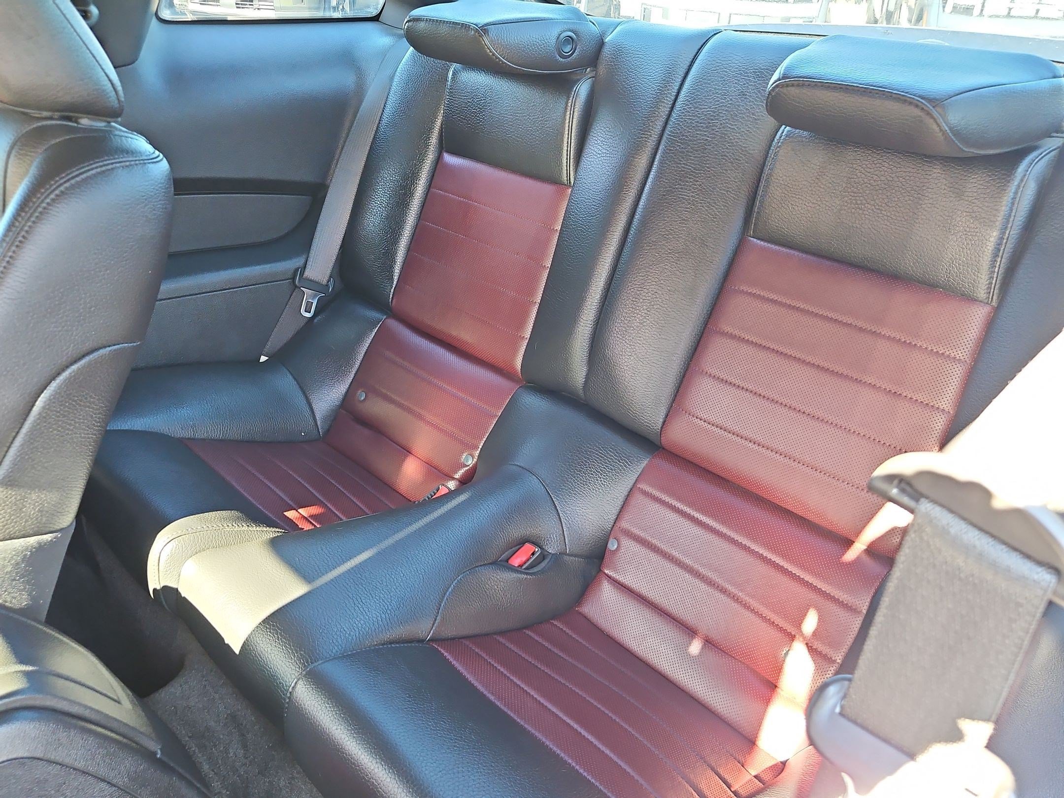 Used 2012 Ford Mustang Premium RWD image 20