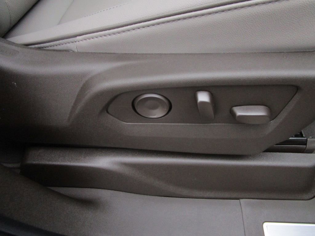 New 2026 GMC Yukon Elevation w/ Elevation Premium Package image 31