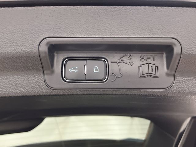 Used 2023 Ford Explorer XLT w/ Equipment Group 202A image 17