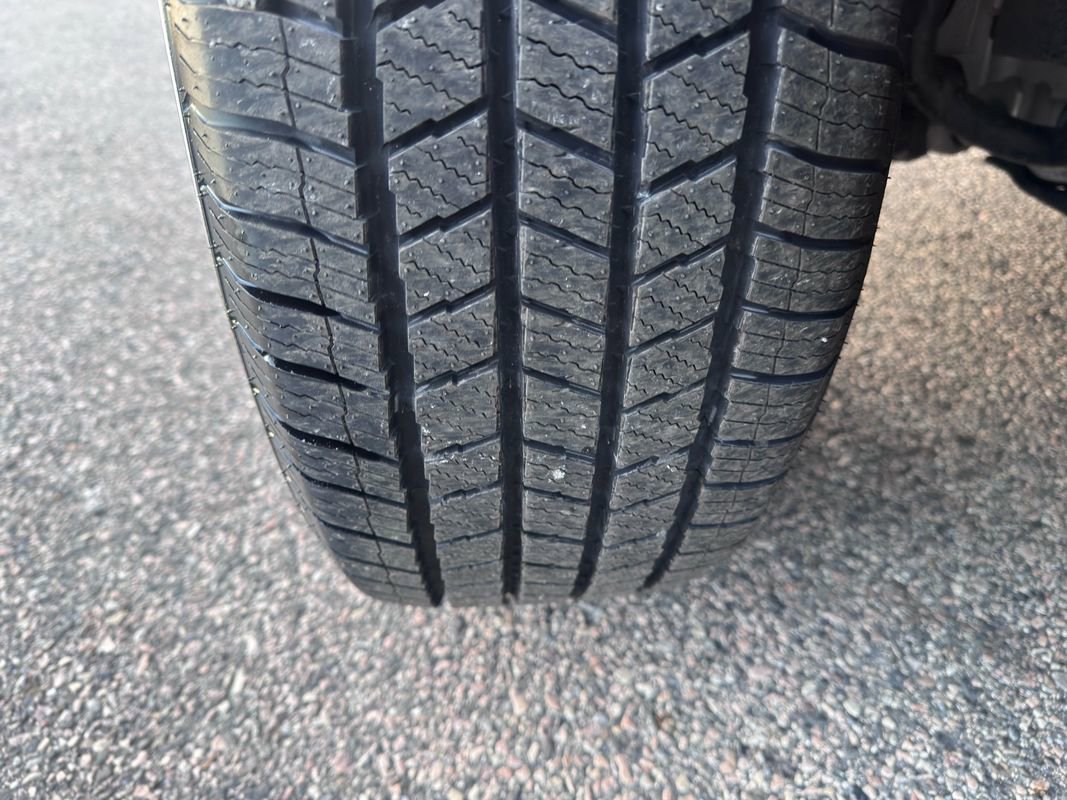 Used 2020 Mercedes-Benz GLC 300 4MATIC w/ Exterior Lighting Package image 46