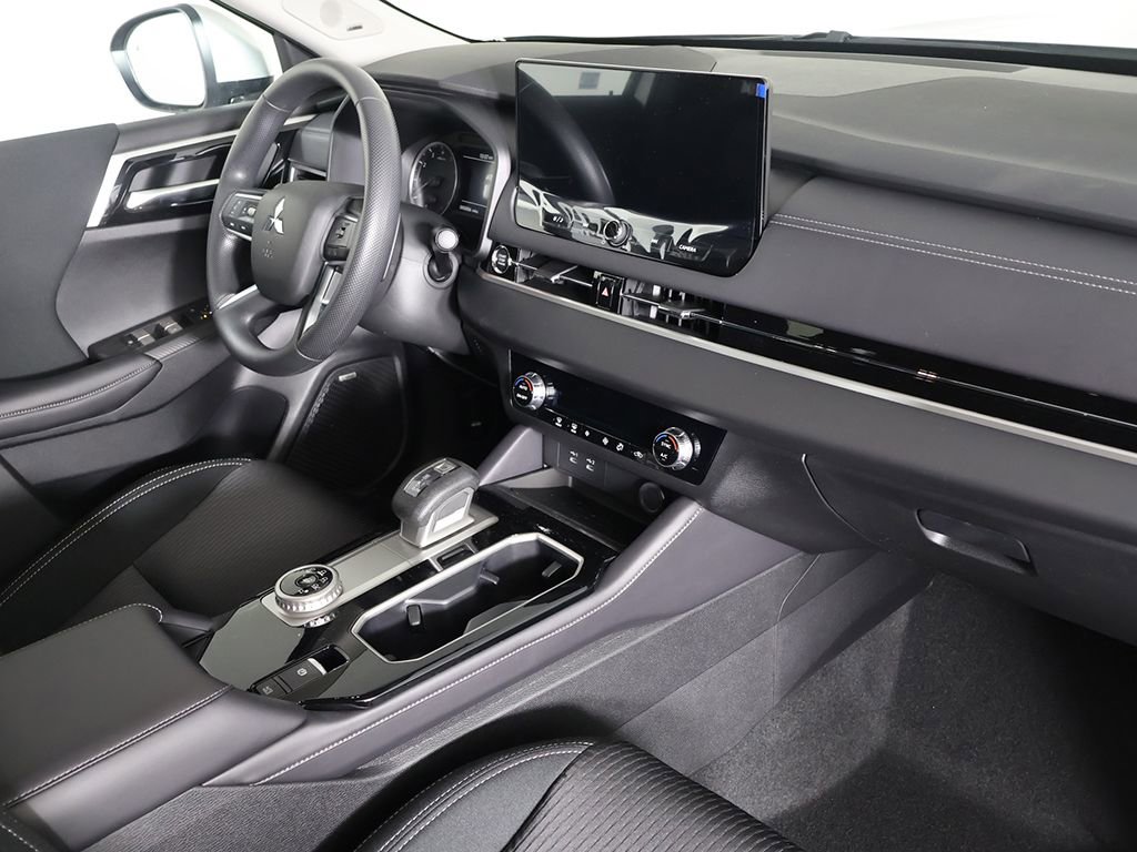 New 2026 Mitsubishi Outlander ES FWD image 25