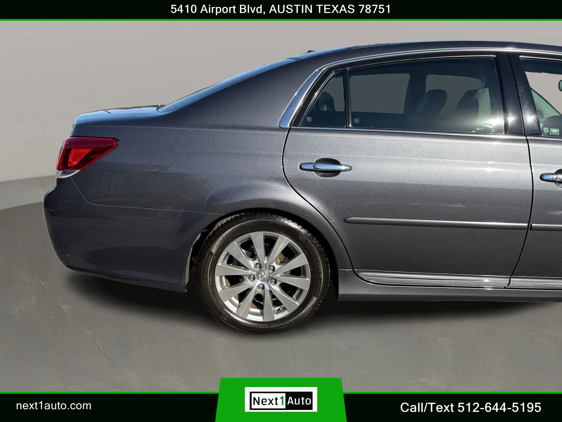 Used 2012 Toyota Avalon Limited image 6