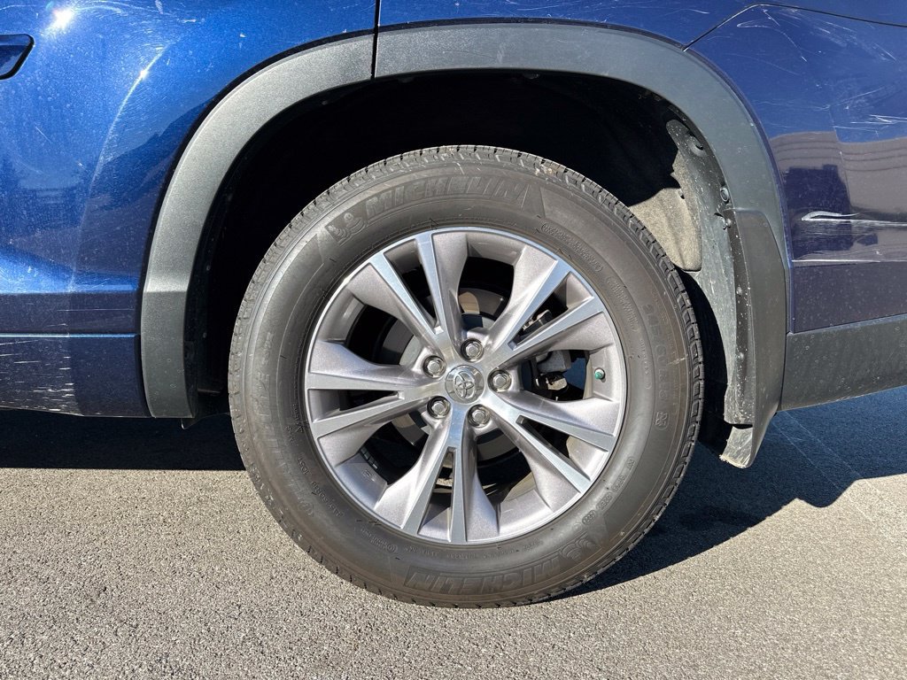 Used 2015 Toyota Highlander XLE AWD/4WD image 7