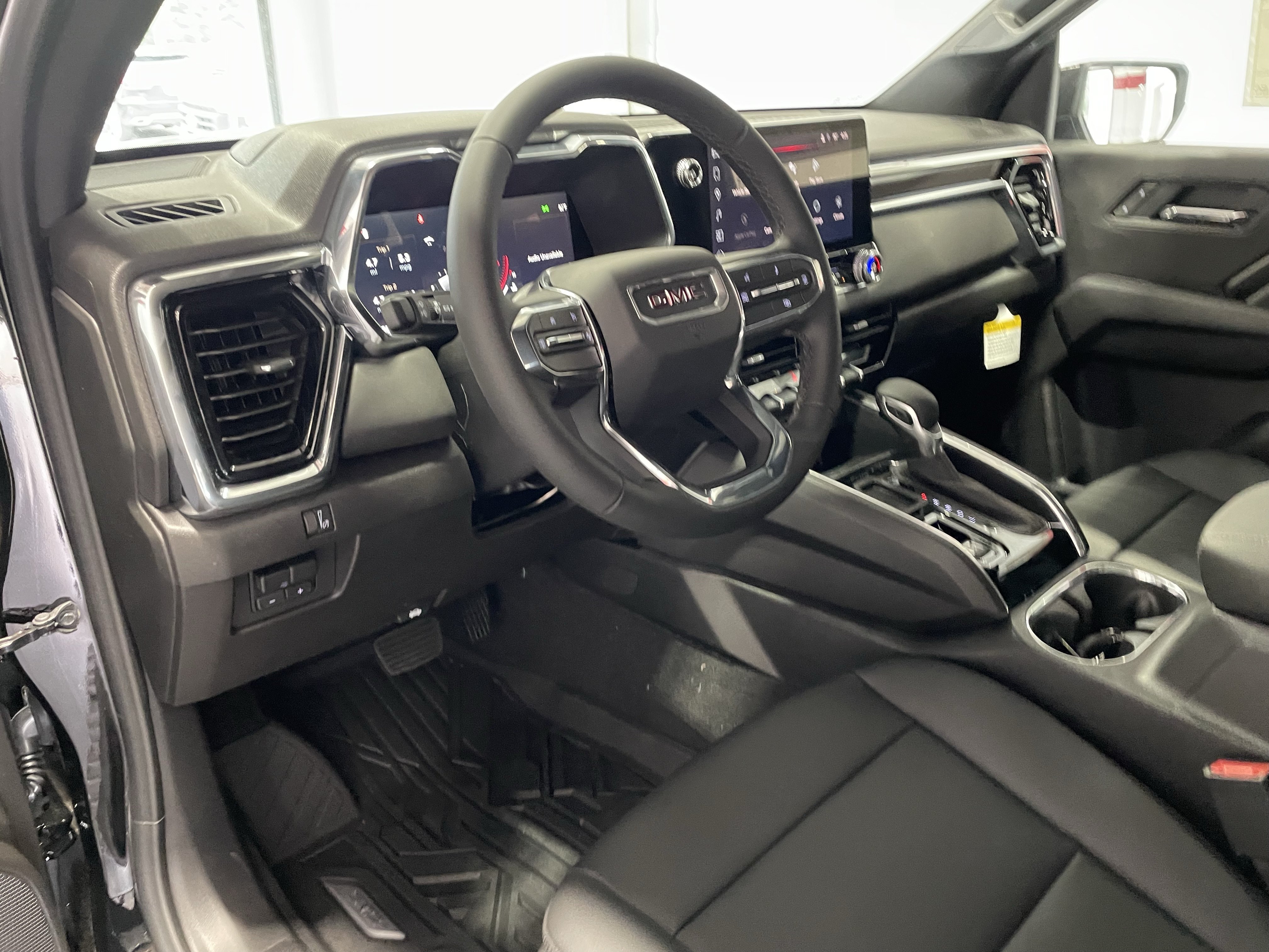 New 2026 GMC Canyon Elevation w/ Convenience Package RWD image 13
