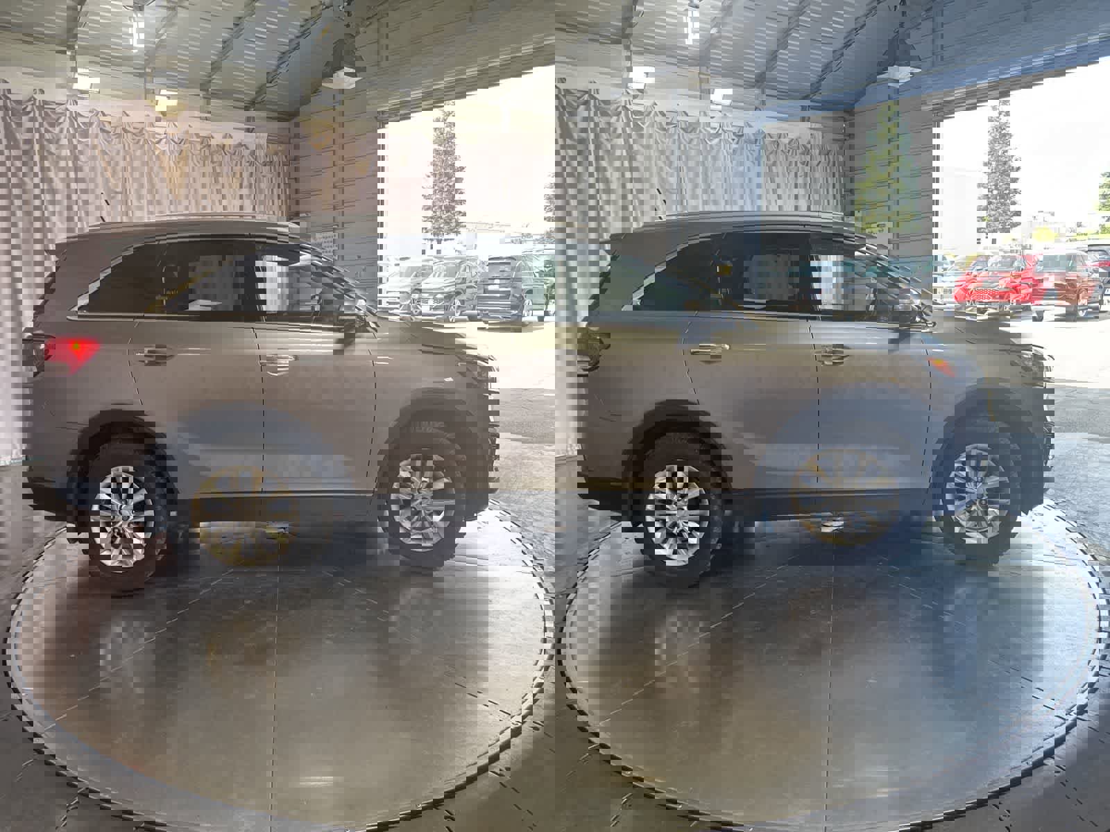 Used 2017 Kia Sorento LX image 4