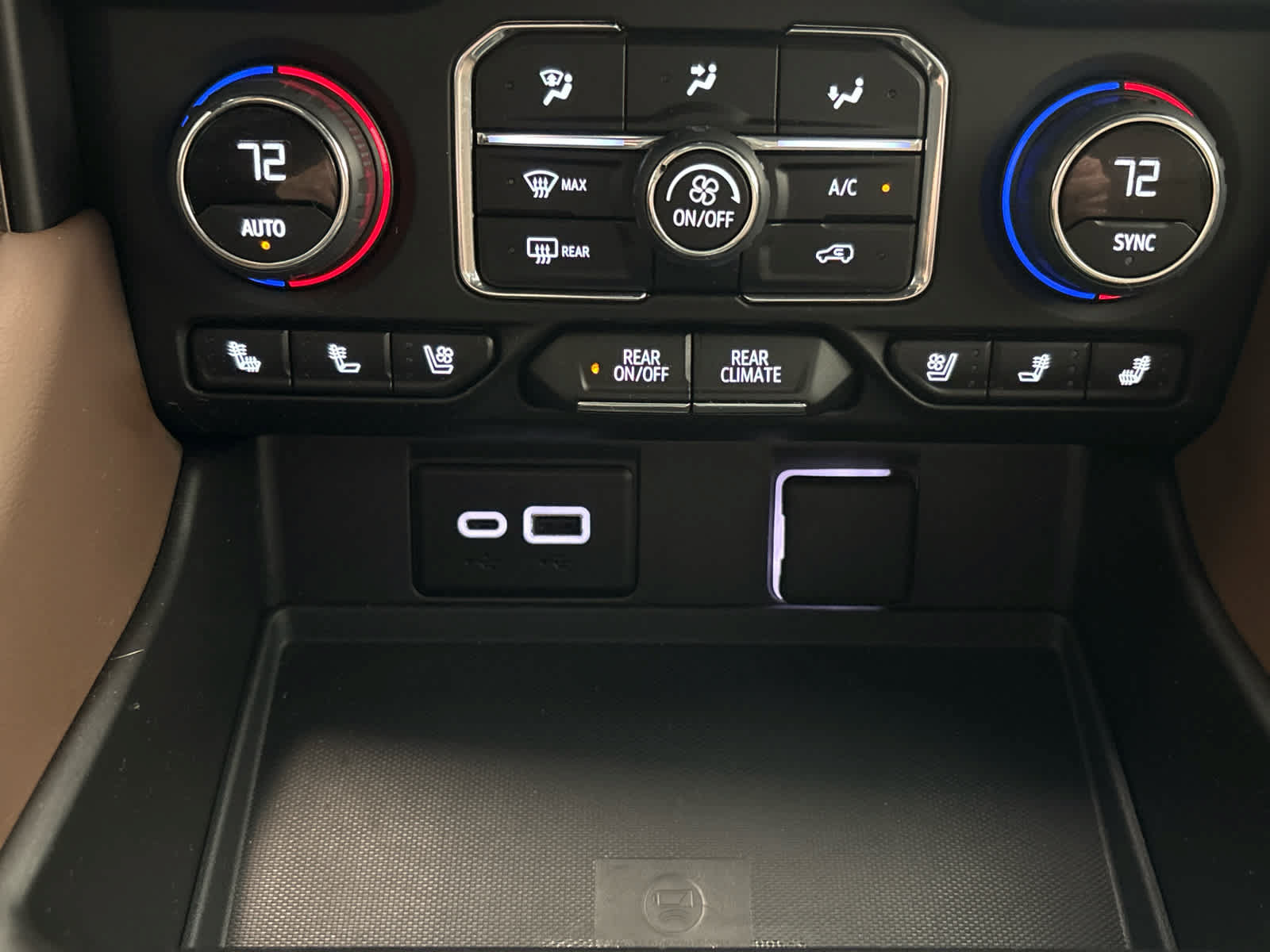 Used 2024 Chevrolet Suburban High Country AWD/4WD image 40